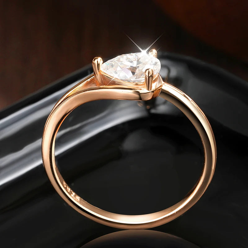 1Ct Pear-Cut Moissanite Ring – 18K Gold-Plated Silver